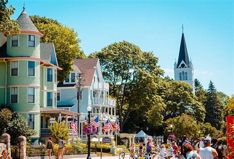 7 of the Most Walkable Towns in Michigan .